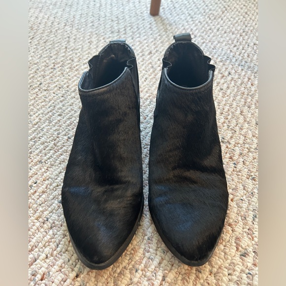 Wishbone Collection: Black Ankle Boots, Size: 7.5 - Picture 2 of 13